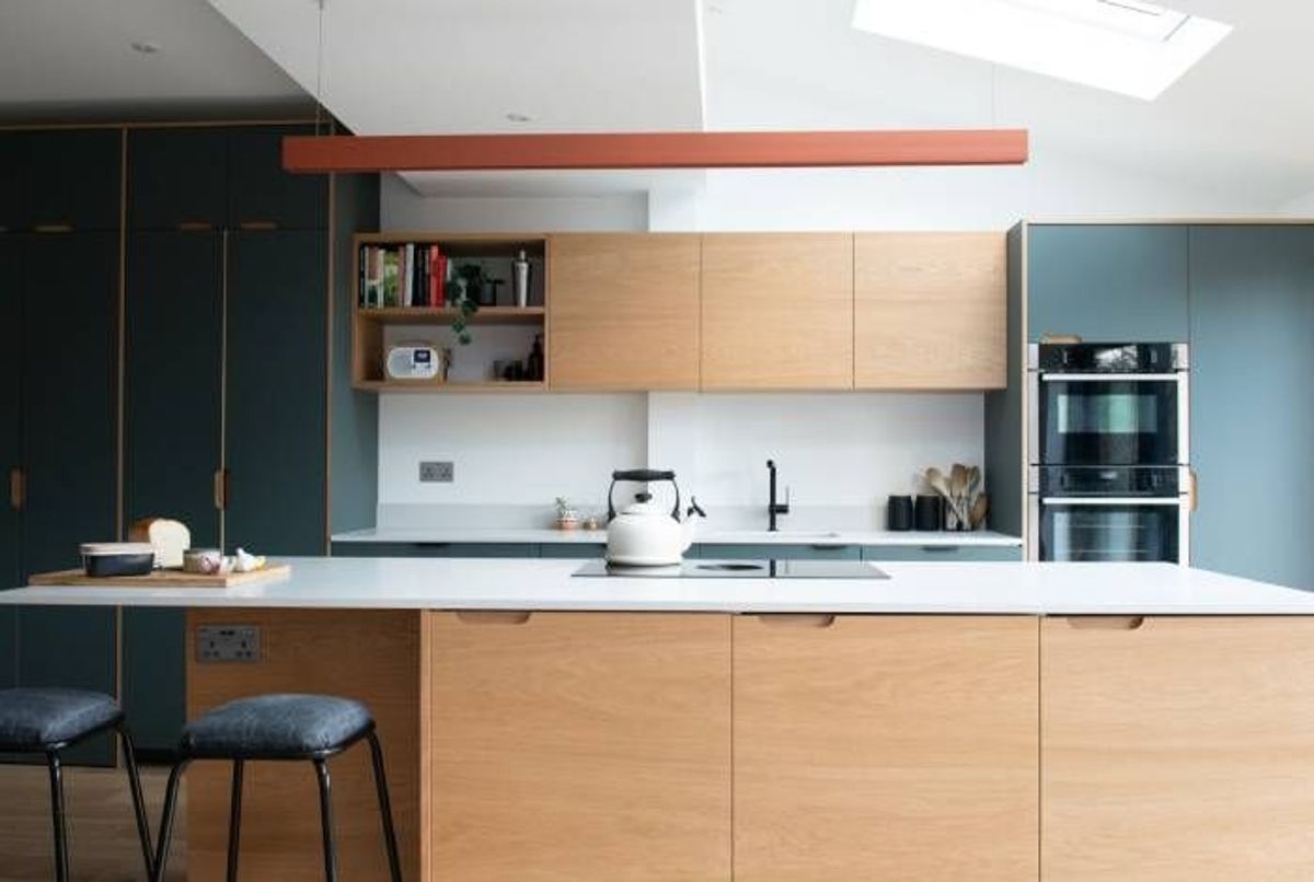 Les avantages de faire appel à un professionnel pour rénover sa cuisine à Paris découvrez les avantages de la rénovation de cuisine professionnelle à paris : modernisation, performance accrue, respect des normes et valorisation de votre établissement. faites confiance à des experts pour transformer votre espace culinaire !