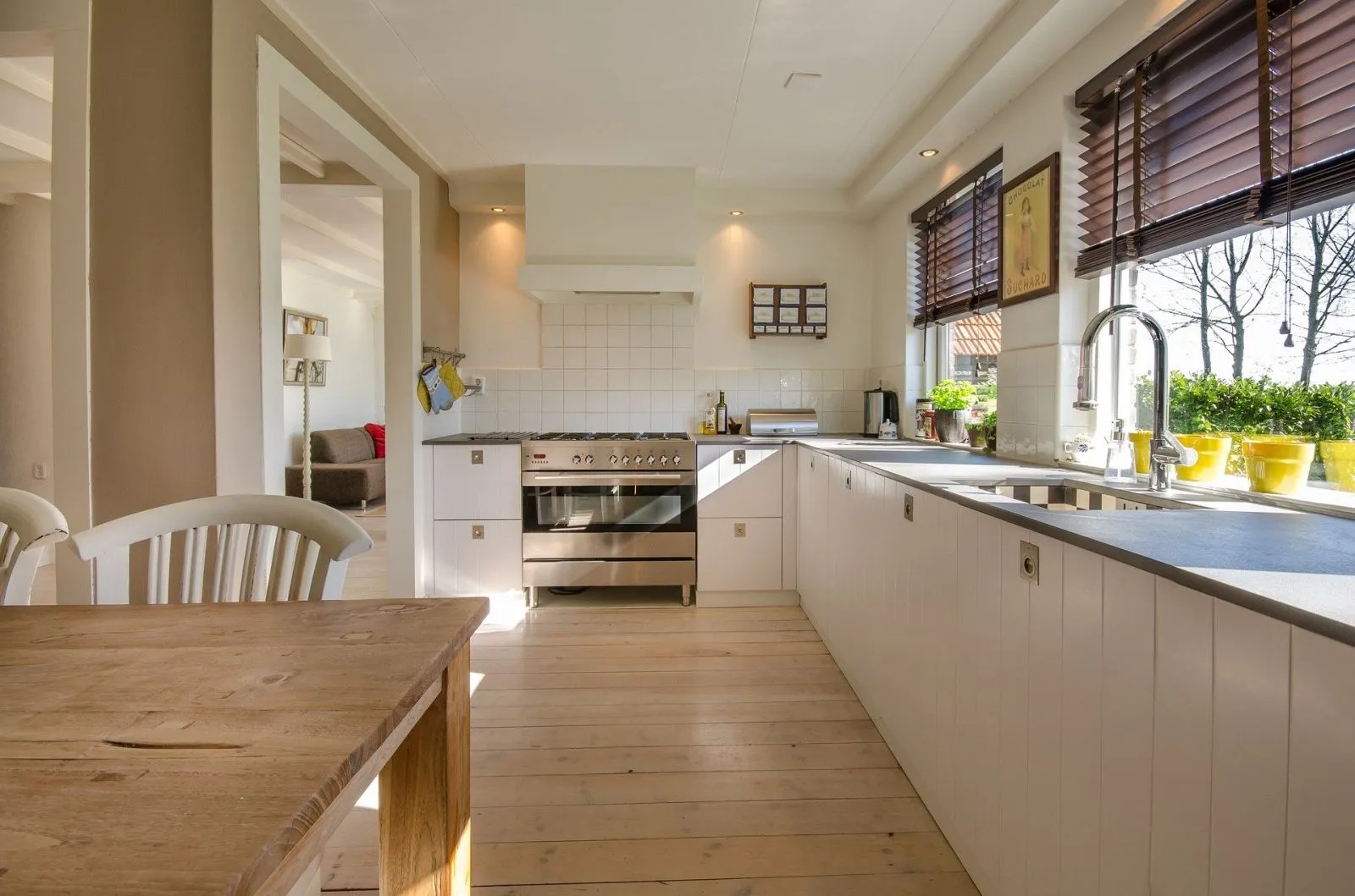 d&eacute;couvrez nos conseils et astuces pour &eacute;tablir un budget r&eacute;novation cuisine adapt&eacute; &agrave; vos besoins. ma&icirc;trisez vos d&eacute;penses, comparez les devis et optimisez vos travaux pour une cuisine r&eacute;nov&eacute;e dans les meilleures conditions.