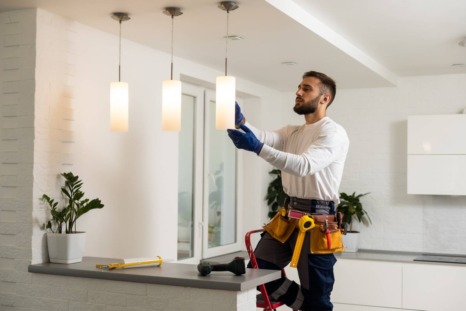 Artisan travaux d'intérieur à Paris 75004 : comment choisir le bon professionnel ? trouvez le meilleur artisan pour vos travaux d’intérieur à paris 75004. conseils, critères de choix et astuces pour sélectionner un professionnel de confiance dans votre quartier.