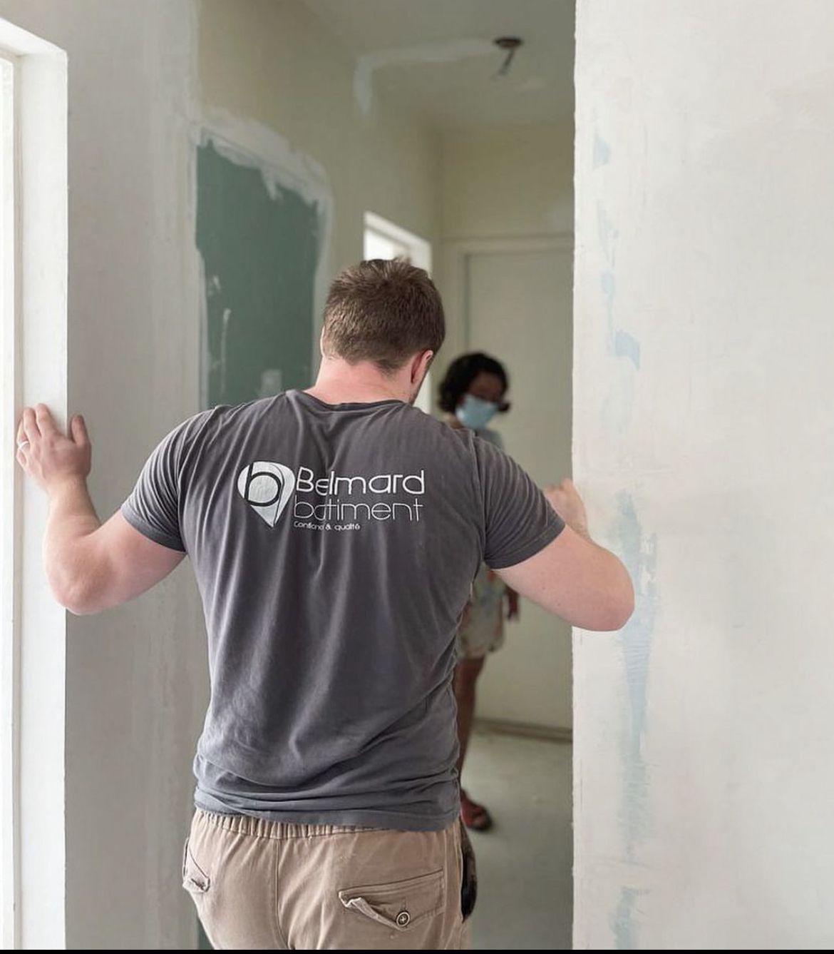découvrez comment choisir le meilleur artisan pour vos travaux de rénovation à paris. conseils pratiques, critères de sélection et recommandations pour garantir la qualité de votre projet.