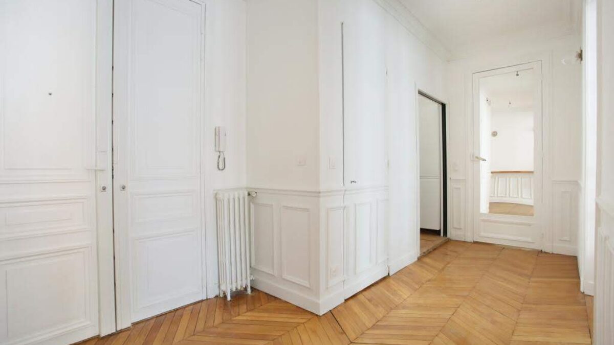 Combien coûte la rénovation d’un appartement de 50m2 en 2025 ? découvrez le coût moyen pour la rénovation complète d’un appartement de 50m2 en 2025 : estimations des prix au m², facteurs qui influencent le budget, conseils pratiques et exemples de devis pour réussir vos travaux.