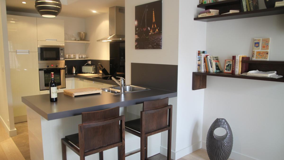 Comment transformer une cuisine classique en cuisine moderne à Paris ? découvrez les tendances de la cuisine moderne à paris : conseils déco, idées d'aménagement et solutions pour une cuisine élégante et fonctionnelle au cœur de la capitale.