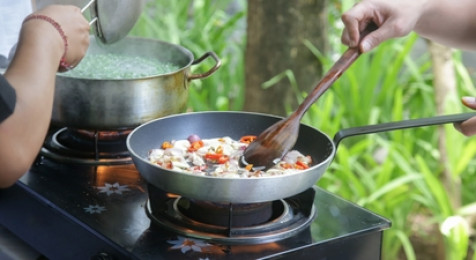 installation cuisine à Paris 75004 découvrez les saveurs uniques de la cuisine parisienne dans le 75004. explorez des restaurants authentiques, des cafés charmants et des bistrots typiques qui vous plongeront au cœur de la gastronomie française. que vous soyez amateur de plats traditionnels ou de créations modernes, le 4ème arrondissement de paris regorge d