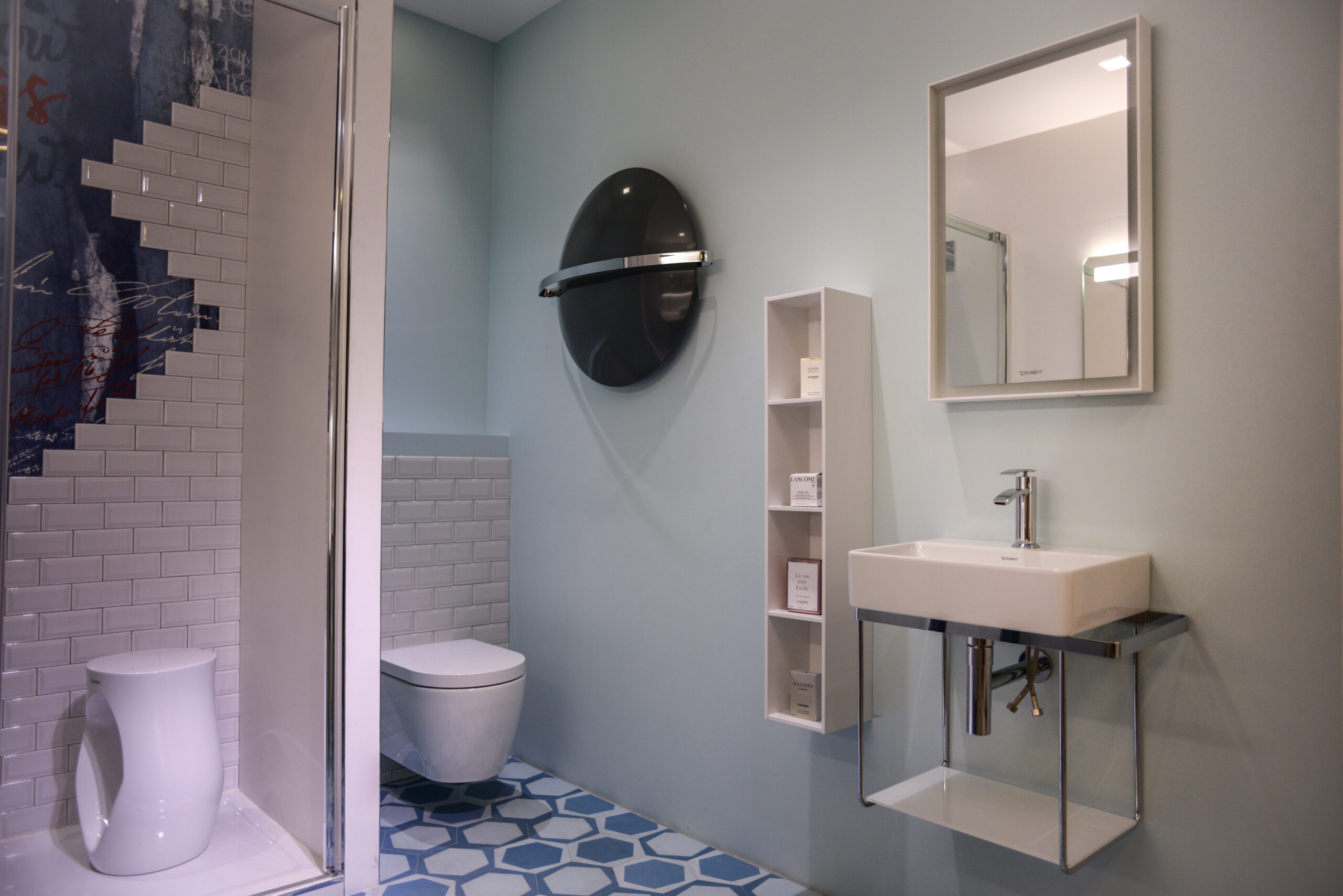 Quelle décoration choisir pour votre salle de bain rénovée à Paris 75004 ? découvrez des idées et conseils pour la décoration de salle de bain à paris 75004. inspirez-vous des tendances, matériaux et astuces pour créer une salle de bain moderne et élégante dans le centre de paris.