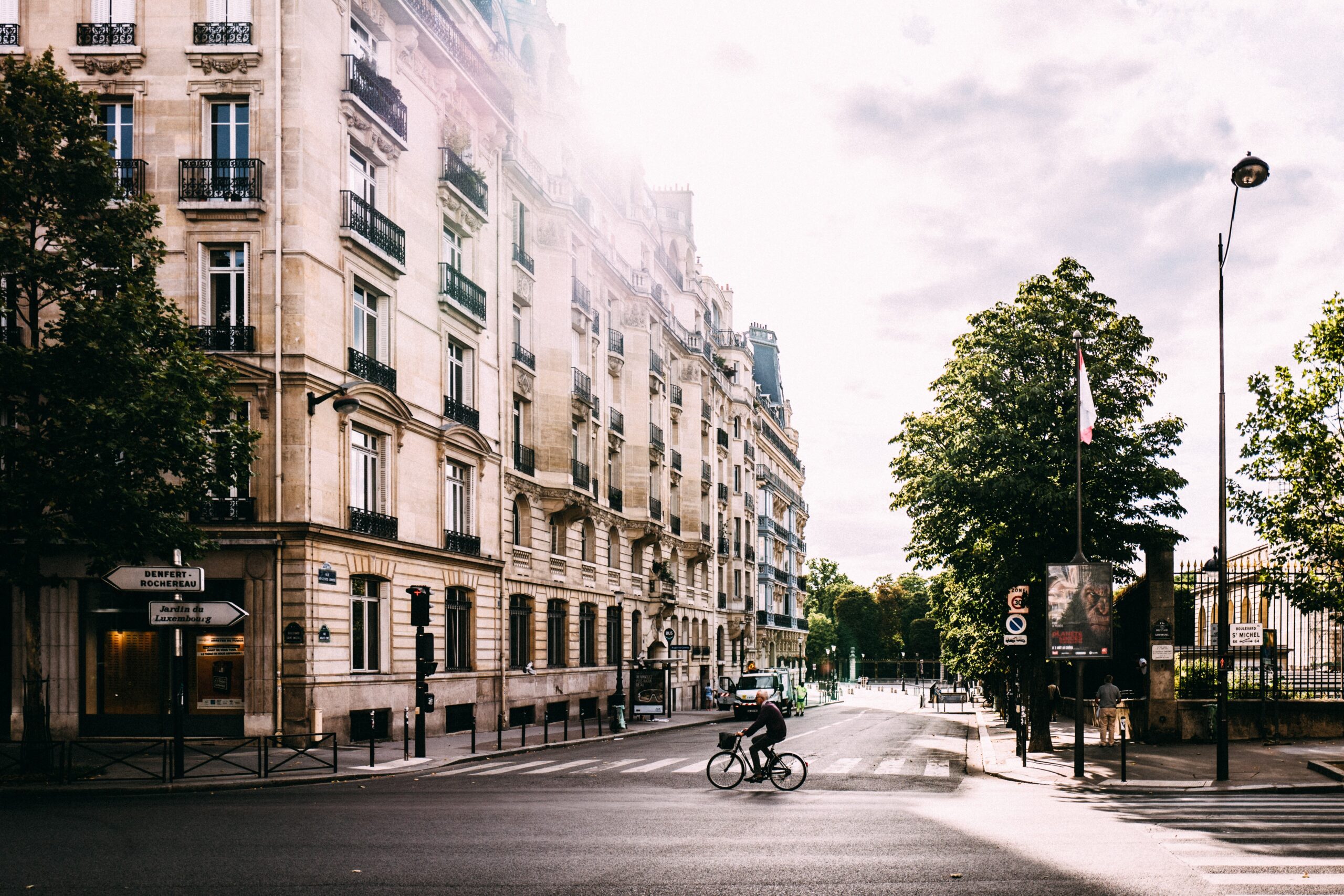 Estimer les travaux d’un appartement : toutes les astuces pour éviter les mauvaises surprises découvrez nos astuces pour estimer le coût des travaux dans votre appartement. conseils pratiques, méthodes d'évaluation et erreurs à éviter pour réussir votre rénovation !
