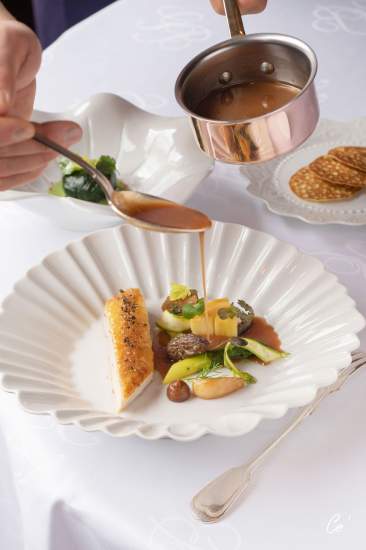 Le chef renommé Georges Blanc étoffe son village gastronomique avec de nouvelles ambitions découvrez l’univers unique de georges blanc et son village gastronomique à vonnas : une expérience culinaire d’exception, entre tradition et créativité au cœur de la région rhône-alpes.