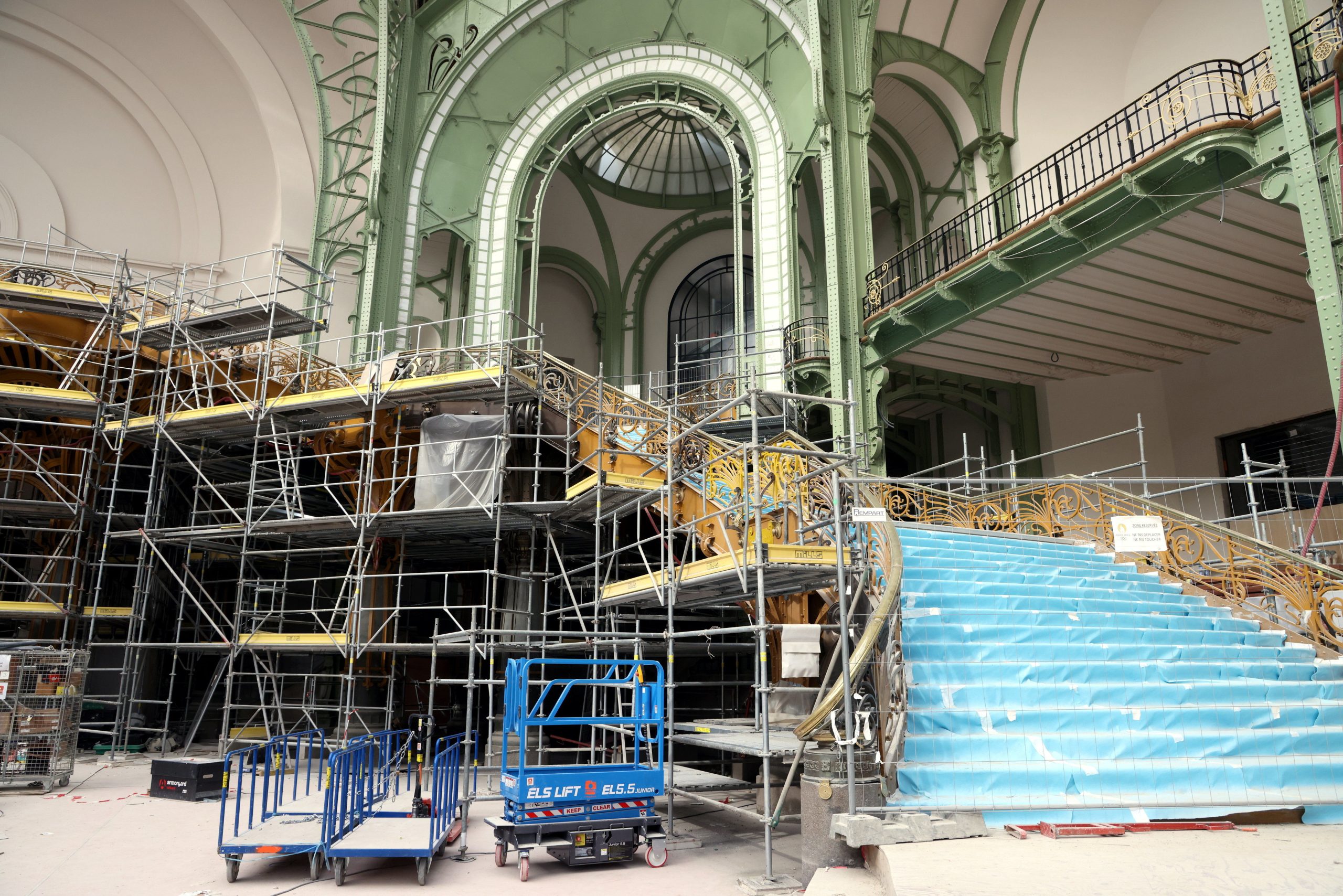 Comment gérer son chantier de rénovation à Paris 4 ? optimisez vos travaux avec notre service de gestion de chantier de rénovation à paris 4. suivi complet, coordination efficace et qualité garantie pour tous vos projets.