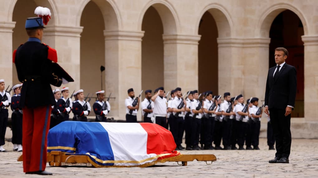 Célébration à l'Élysée : Hommage aux artisans de la restauration de la cathédrale Notre-Dame de Paris à l'occasion de son 'bouquet final rendez hommage aux artisans de notre-dame : découvrez leur savoir-faire exceptionnel, leur engagement et leurs histoires dans la restauration de ce monument historique emblématique de paris.
