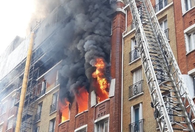 tenez-vous informé sur l’incendie d’un bâtiment à paris : causes, dégâts, interventions des secours et impact sur les habitants. dernières actualités et mises à jour en temps réel.