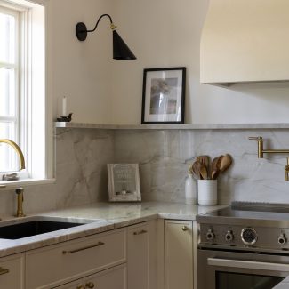Comment maximiser la lumière naturelle dans une cuisine parisienne rénovée ? découvrez des astuces efficaces pour maximiser la lumière naturelle dans votre cuisine, créer un espace lumineux et agréable, et optimiser votre aménagement intérieur.