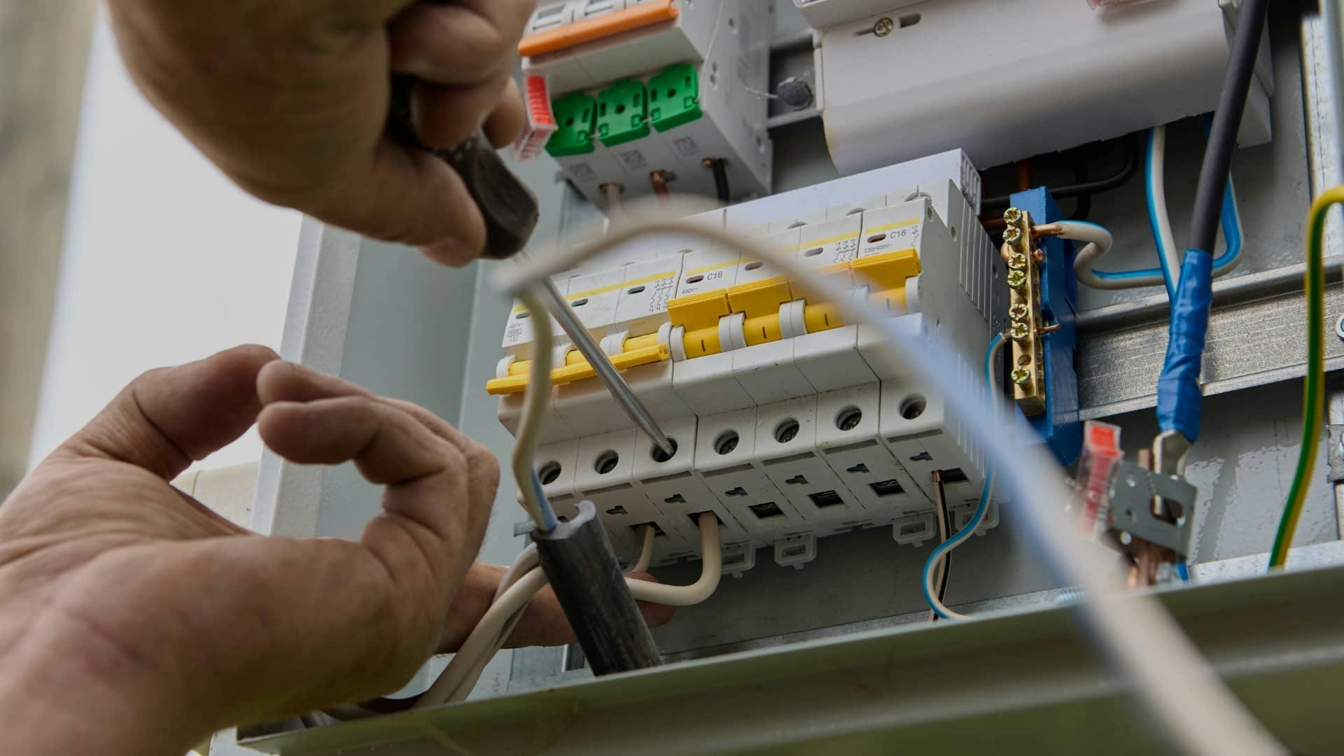 mise aux normes électrique 4ᵉ arrondissement découvrez les normes électriques 4ᵉ, essentielles pour garantir la sécurité et la fiabilité de vos installations électriques. apprenez les exigences réglementaires et les bonnes pratiques à suivre pour être en conformité.
