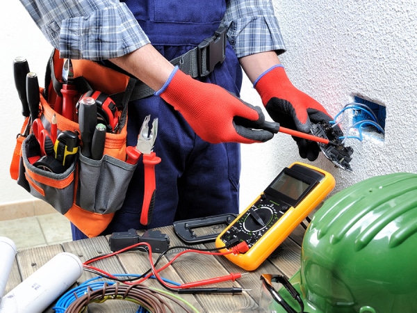 mise aux normes électrique : prix à Paris 75004 découvrez les normes électriques à paris 75004 et les prix associés. informez-vous sur les réglementations en vigueur pour garantir la sécurité de vos installations électriques. obtenez des conseils d