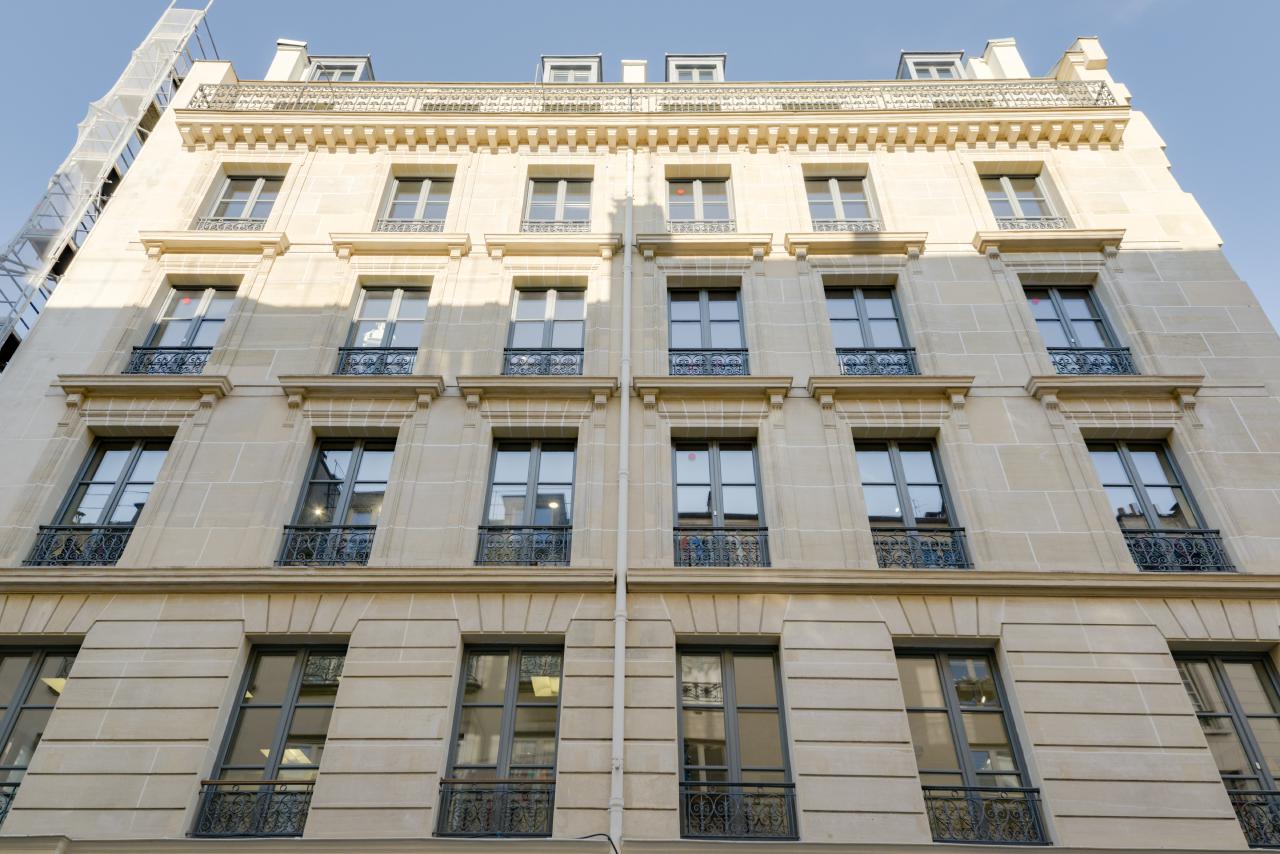 rénovation Paris 75004 découvrez nos services de rénovation dans le 75004 : transformez votre espace de vie avec expertise et créativité. que ce soit pour un appartement moderne ou un immeuble historique, notre équipe d
