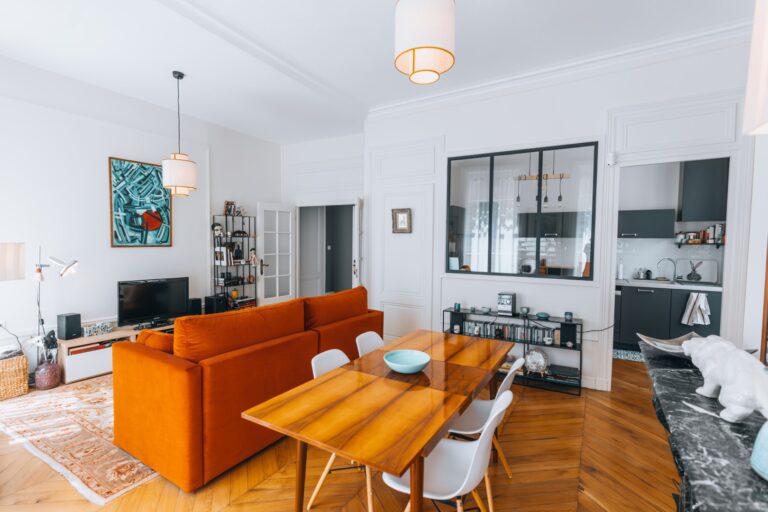 entreprise spécialisée en rénovation appartement ancien 4ᵉ arrondissement découvrez comment transformer un appartement ancien au 4ᵉ étage en un espace moderne et fonctionnel. nos conseils en rénovation vous guideront à travers les étapes essentielles pour allier charme d'antan et confort contemporain.