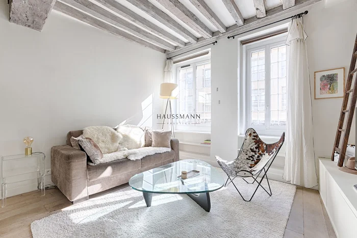 Rénovez votre appartement à Paris 75004 : Transformez votre espace en un lieu unique ! confiez la rénovation de votre appartement à paris 75004 à des experts pour transformer votre espace selon vos envies. devis gratuit, suivi personnalisé et finitions soignées.