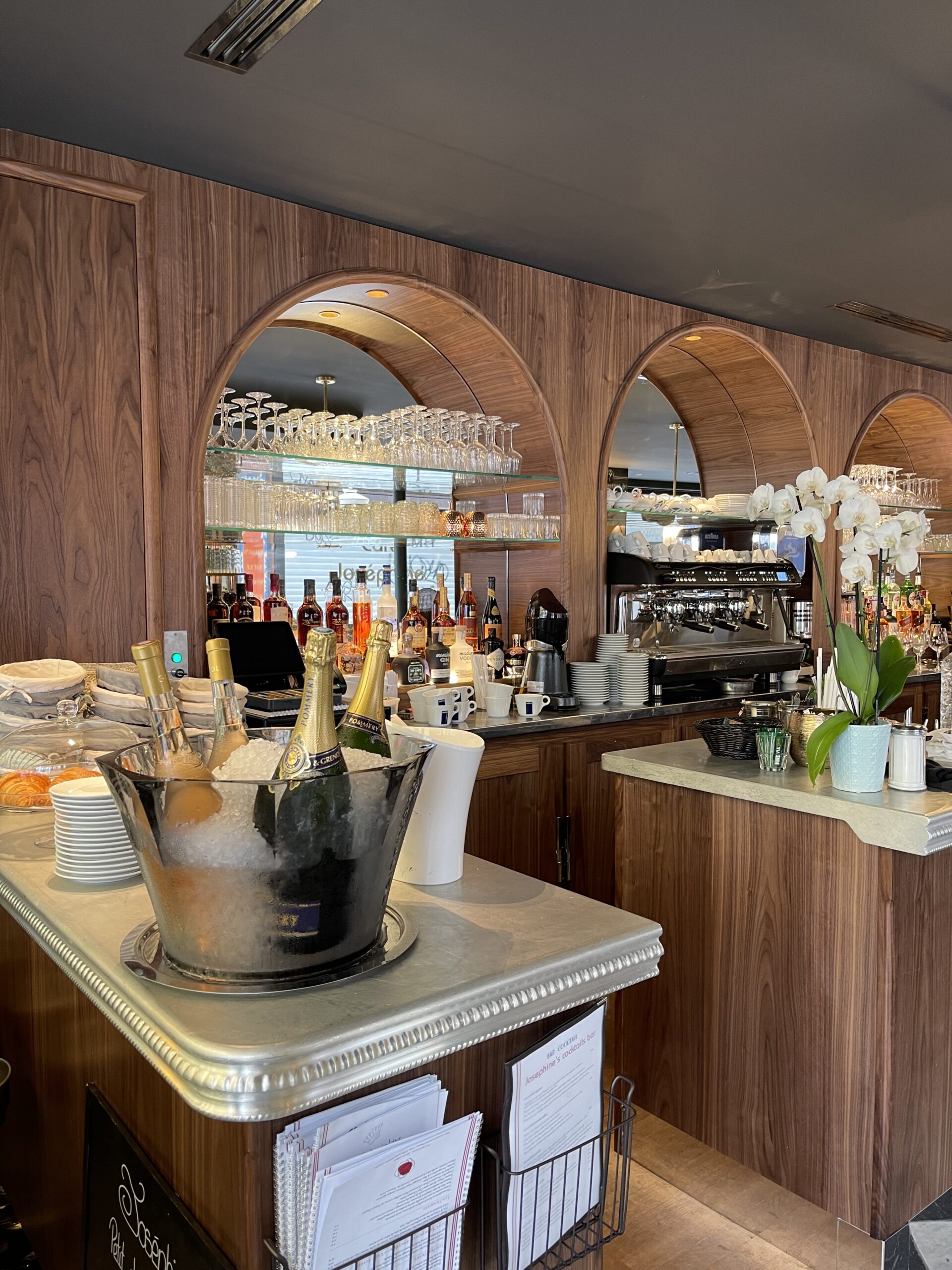 rénovation cuisine dans le 75004 découvrez nos services de rénovation de cuisine dans le 75004. transformez votre espace culinaire en un lieu moderne et fonctionnel grâce à nos experts. obtenez un devis personnalisé et réalisez vos rêves de cuisine dès aujourd'hui !