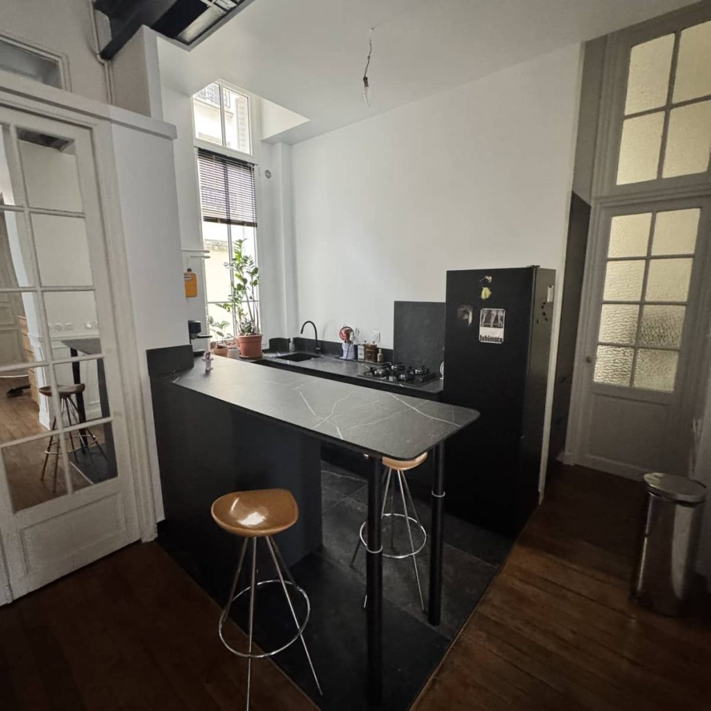 entreprise rénovation cuisine paris donnez une nouvelle vie à votre cuisine à paris ! notre équipe spécialisée en rénovation de cuisines vous accompagne dans la conception et la réalisation de votre projet sur-mesure. conseils personnalisés et devis gratuit.