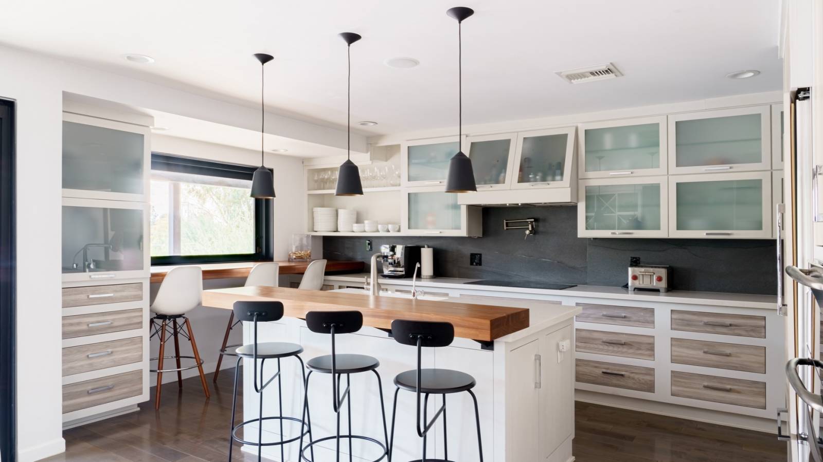 Rénovation cuisine à Paris : transformez votre espace avec un professionnel reconnu confiez la rénovation de votre cuisine à paris à des experts qualifiés. conseils personnalisés, design moderne et finitions soignées pour transformer votre espace culinaire.