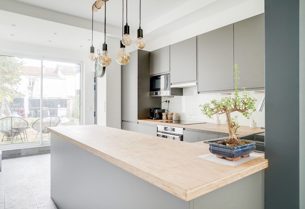 Transformez votre cuisine à Paris 75004 grâce à la rénovation confiez la rénovation de votre cuisine à paris 75004 à des experts ! modernisez votre espace avec des solutions sur mesure, matériaux de qualité et finitions soignées. demandez votre devis gratuit dès maintenant.