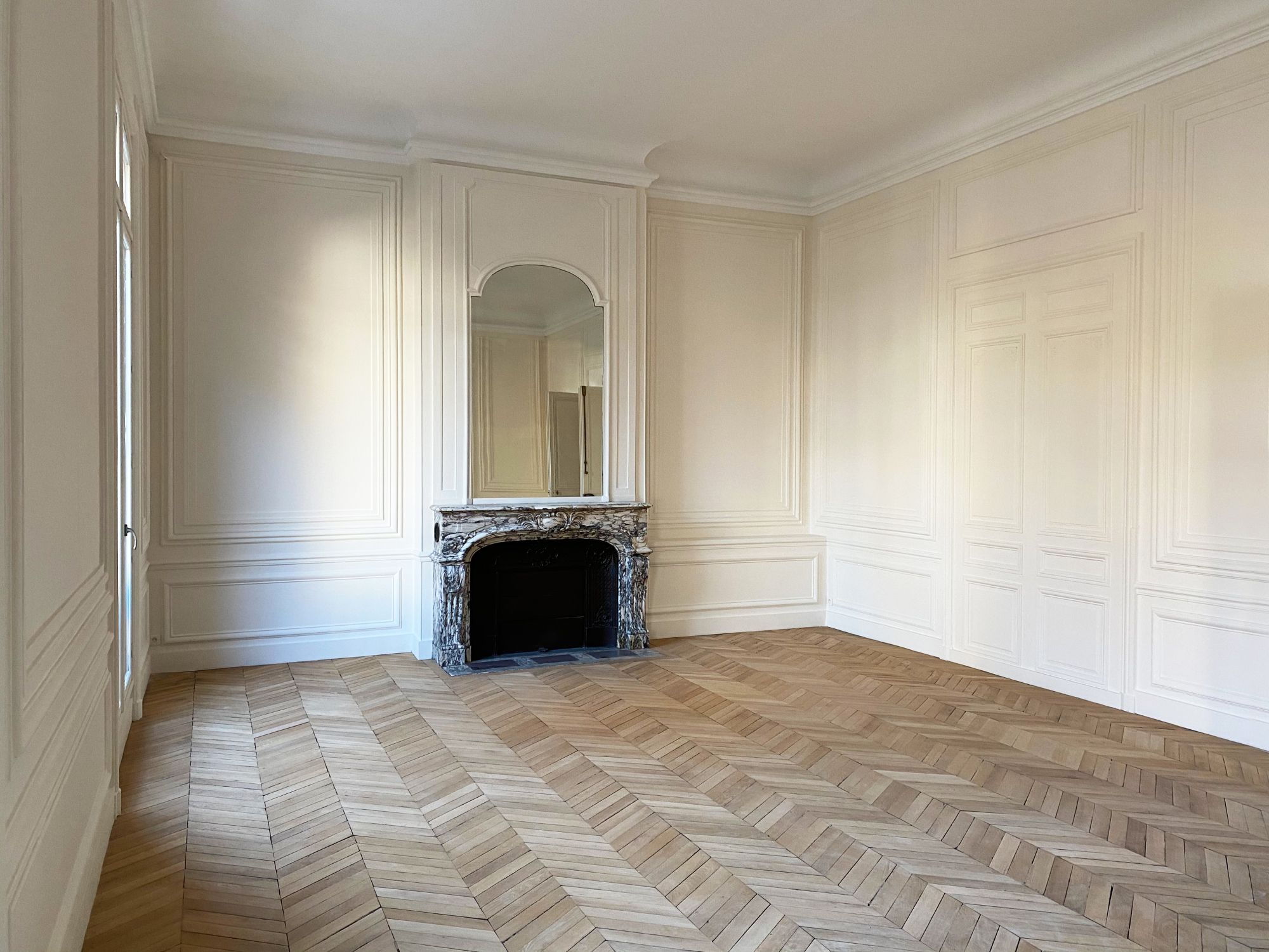 travaux de rénovation haut de gamme Paris 4ᵉ découvrez nos services de rénovation haut de gamme à paris 4, alliant élégance et savoir-faire artisanal. transformez votre espace de vie avec des matériaux de qualité supérieure et un design sur mesure, pour un intérieur qui vous ressemble.