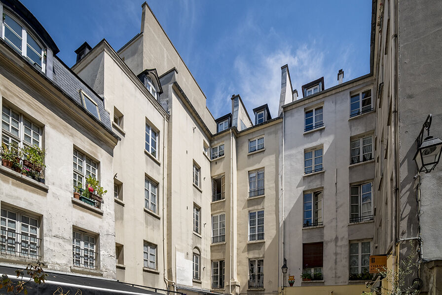 spécialiste de la rénovation d’immeubles à paris 75004, notre équipe assure des travaux de qualité pour valoriser et moderniser vos biens tout en respectant le patrimoine architectural.