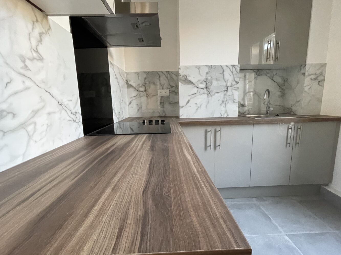 découvrez nos services de rénovation intérieure à paris 75004. transformez votre espace de vie avec des solutions sur mesure, alliant modernité et confort. contactez-nous pour un devis personnalisé et redonnez vie à votre intérieur.