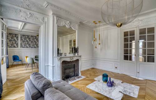 Rénovez votre intérieur à Paris 75004 : Offrez-vous un cadre de vie exceptionnel ! confiez votre rénovation intérieure à paris 75004 à des experts. aménagement, décoration, travaux de qualité pour sublimer votre appartement ou local professionnel. devis gratuit et accompagnement personnalisé.