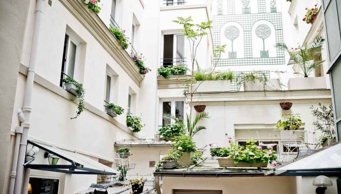 Rénovez votre intérieur à Paris 75004 : Offrez-vous un cadre de vie exceptionnel ! vous cherchez une rénovation intérieure à paris 75004 ? notre équipe réalise tous vos projets d’aménagement, de la conception à la finition. expertise, conseils personnalisés et résultats de qualité dans le marais.