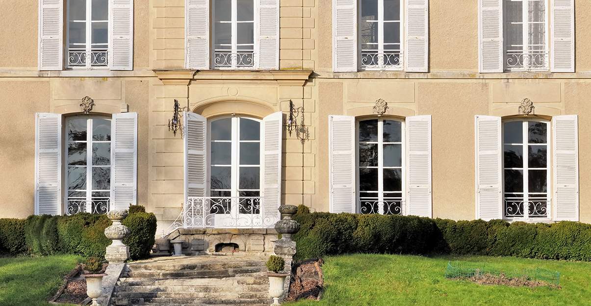 Architecte rénovation maison ancienne : les étapes clés pour transformer votre patrimoine envie de redonner vie à une maison ancienne ? découvrez nos conseils et astuces pour réussir votre rénovation, préserver le charme de l'ancien et améliorer le confort de votre habitation.