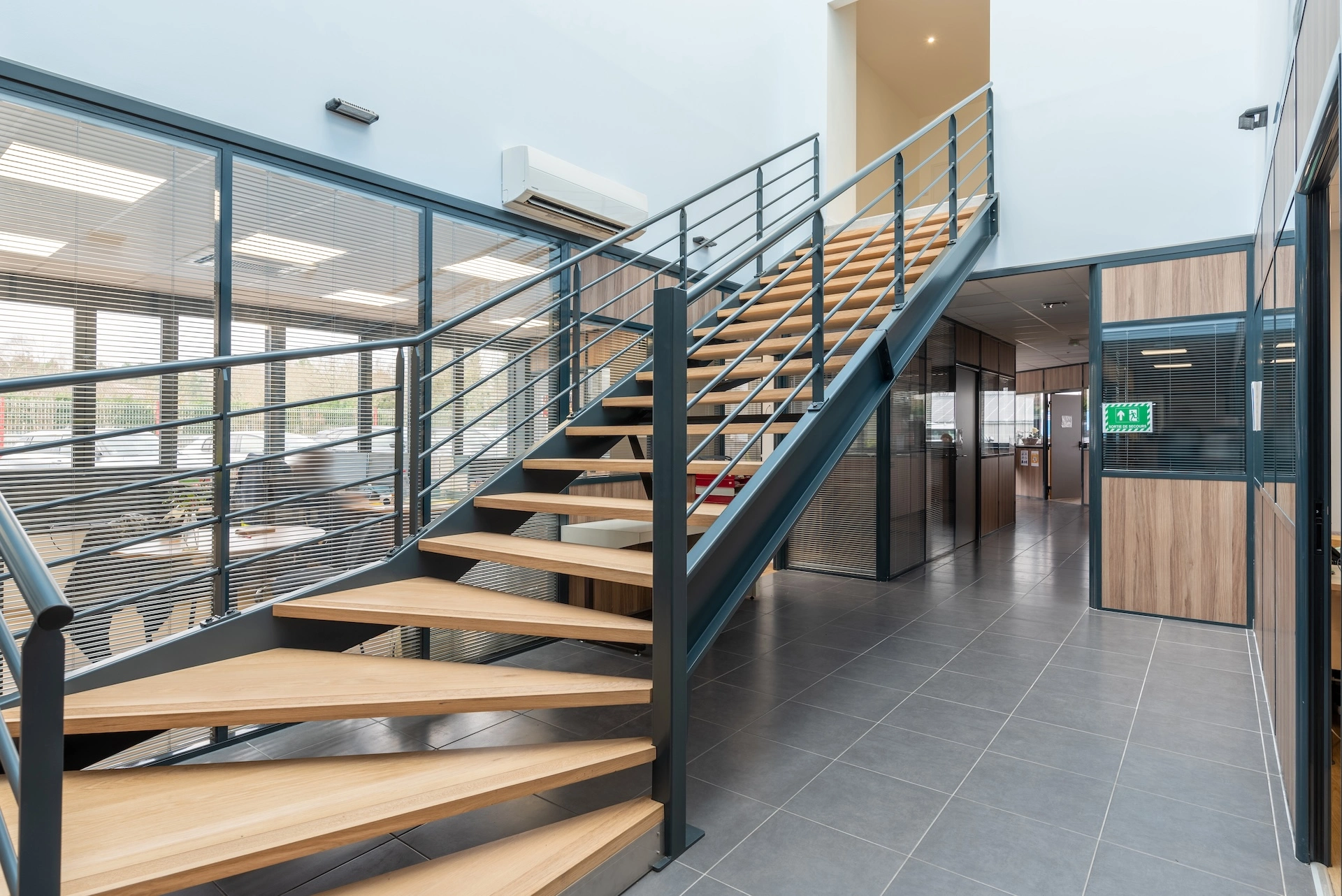 Pourquoi faire appel à un professionnel pour vos travaux de rénovation ? découvrez nos services de rénovation professionnelle pour transformer votre espace de vie. que ce soit pour une remise à neuf, une modernisation ou une extension, notre équipe d