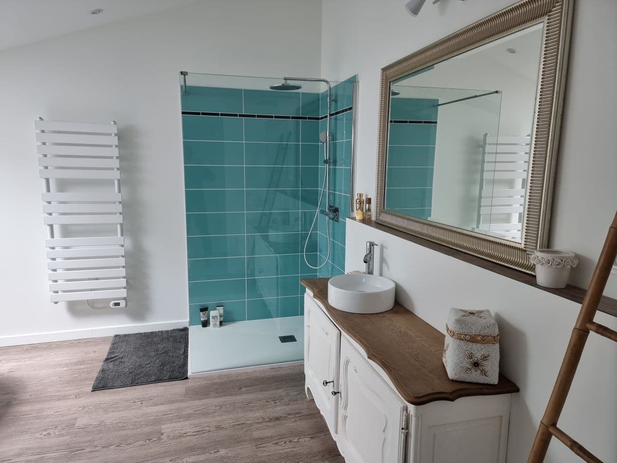 rénovation salle de bain dans le Paris 75004 découvrez nos services de rénovation de salle de bain dans le 75004, alliant modernité et confort. transformez votre espace avec des matériaux de qualité et un design fonctionnel, adapté à vos besoins et à votre style.