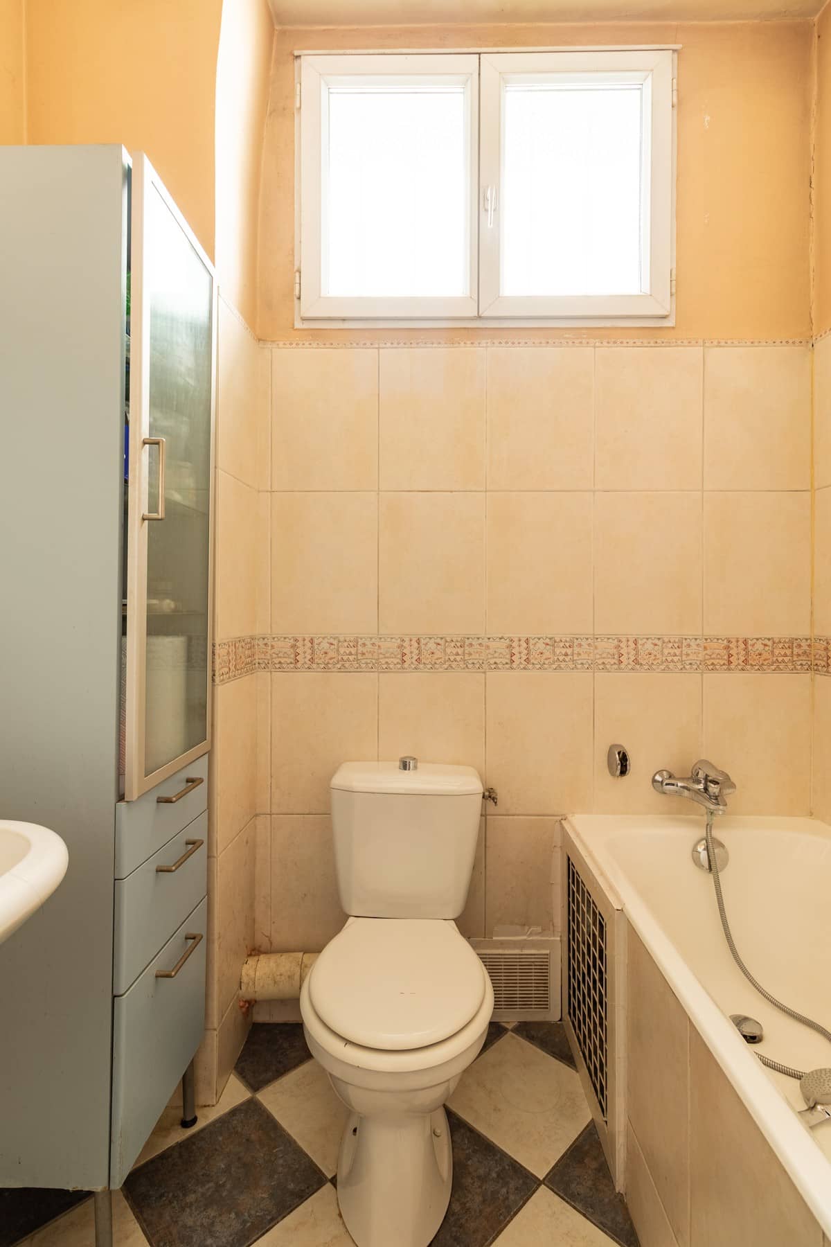 Les services de rénovation de salle de bain à Paris 75004 : où les trouver ? confiez la rénovation de votre salle de bain à paris 75004 à notre équipe d’experts. bénéficiez de conseils personnalisés et de travaux sur-mesure pour transformer votre espace avec élégance et fonctionnalité.