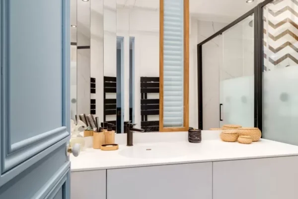 Salle de bain : prix de rénovation à Paris 75004 confiez la rénovation de votre salle de bain à paris 75004 à notre équipe d’experts. conseils personnalisés, devis gratuit et travaux de qualité pour une salle de bain moderne et fonctionnelle.