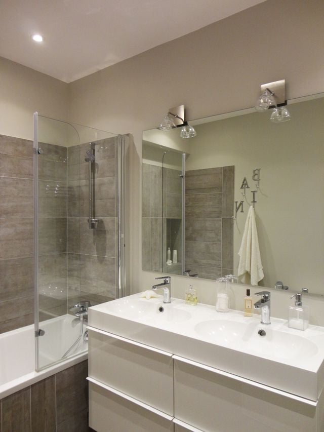 Les étapes essentielles de la rénovation de salle de bain à Paris 75004 confiez la rénovation de votre salle de bain à paris 75004 à des professionnels qualifiés. profitez de conseils personnalisés, d’un devis gratuit et d’un résultat moderne et durable adapté à vos besoins.