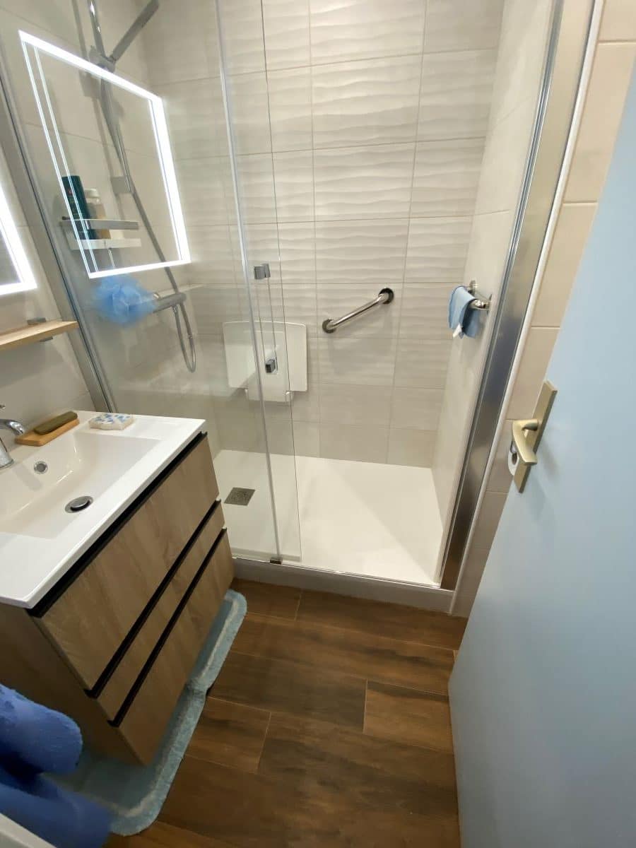 Rénovation de salle de bains à Paris 75004 : conseils pratiques confiez la rénovation de votre salle de bains à paris 75004 à nos experts. travail soigné, conseils personnalisés et devis gratuit pour transformer votre espace avec style et modernité.