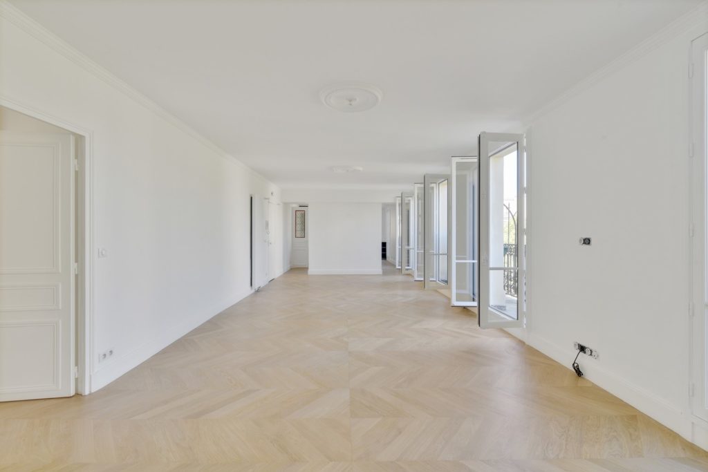 d&eacute;couvrez nos services de r&eacute;novation pour studio &agrave; paris 4ᵉ, alliant modernit&eacute; et fonctionnalit&eacute;. transformez votre espace de vie avec des solutions sur-mesure et un design contemporain. contactez-nous pour un devis personnalis&eacute; !