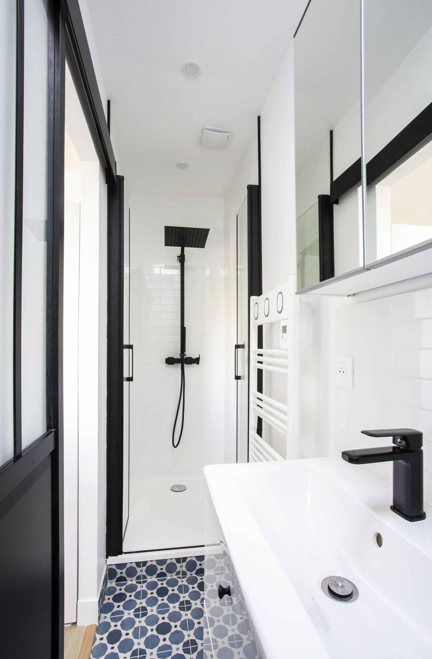transformez votre studio dans le 4ᵉ arrondissement de paris avec nos services de rénovation sur mesure. modernisez votre espace de vie tout en préservant son charme parisien. contactez-nous pour une consultation gratuite!
