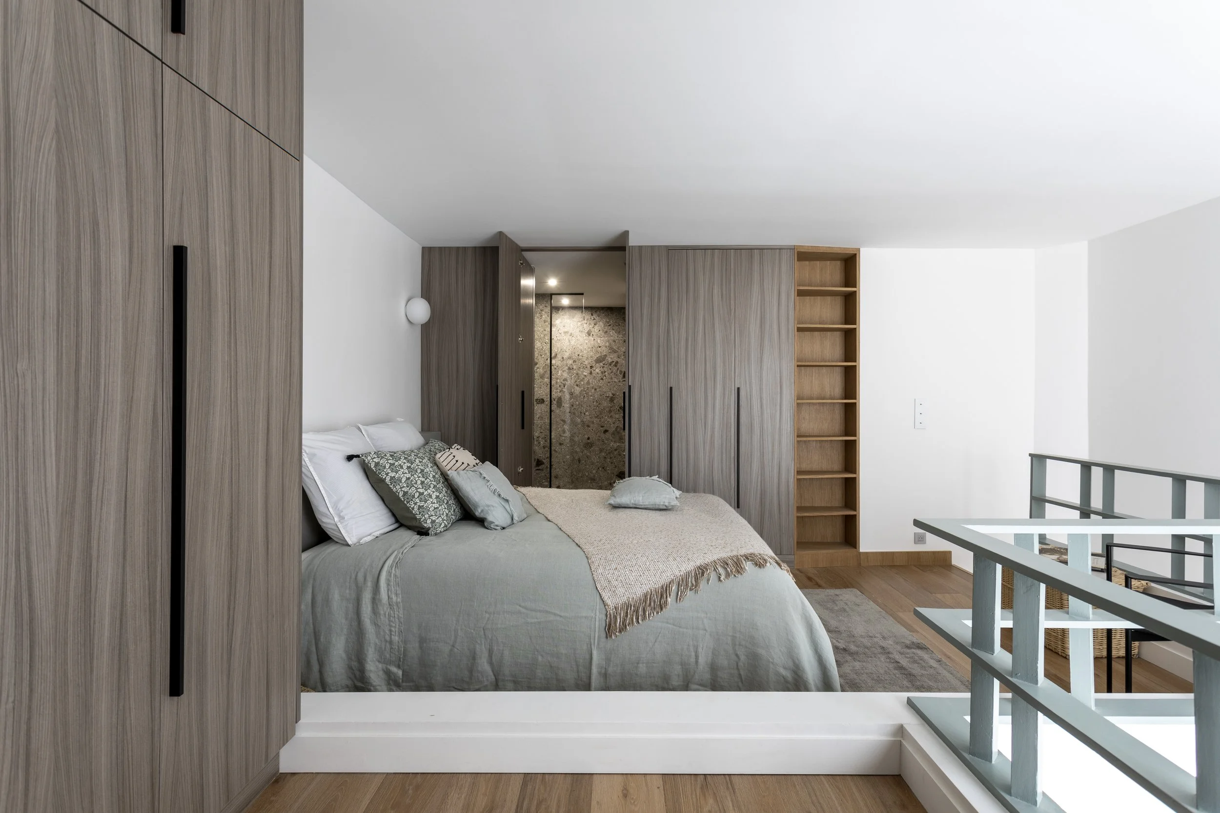 rénovation studio Paris 75004 découvrez nos services de rénovation de studios à paris, alliant modernité et fonctionnalité. transformez votre espace de vie avec des designs innovants et des rénovations sur mesure pour un confort optimal dans la capitale.