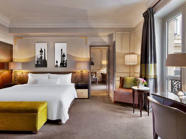 Le célèbre hôtel Westin Paris Vendôme suspend ses activités pour des rénovations impressionnantes s'élevant à un milliard d'euros. découvrez les impressionnantes rénovations milliardaires du westin paris : un mélange d’élégance intemporelle et de modernité, pour un séjour luxueux au cœur de la capitale française.