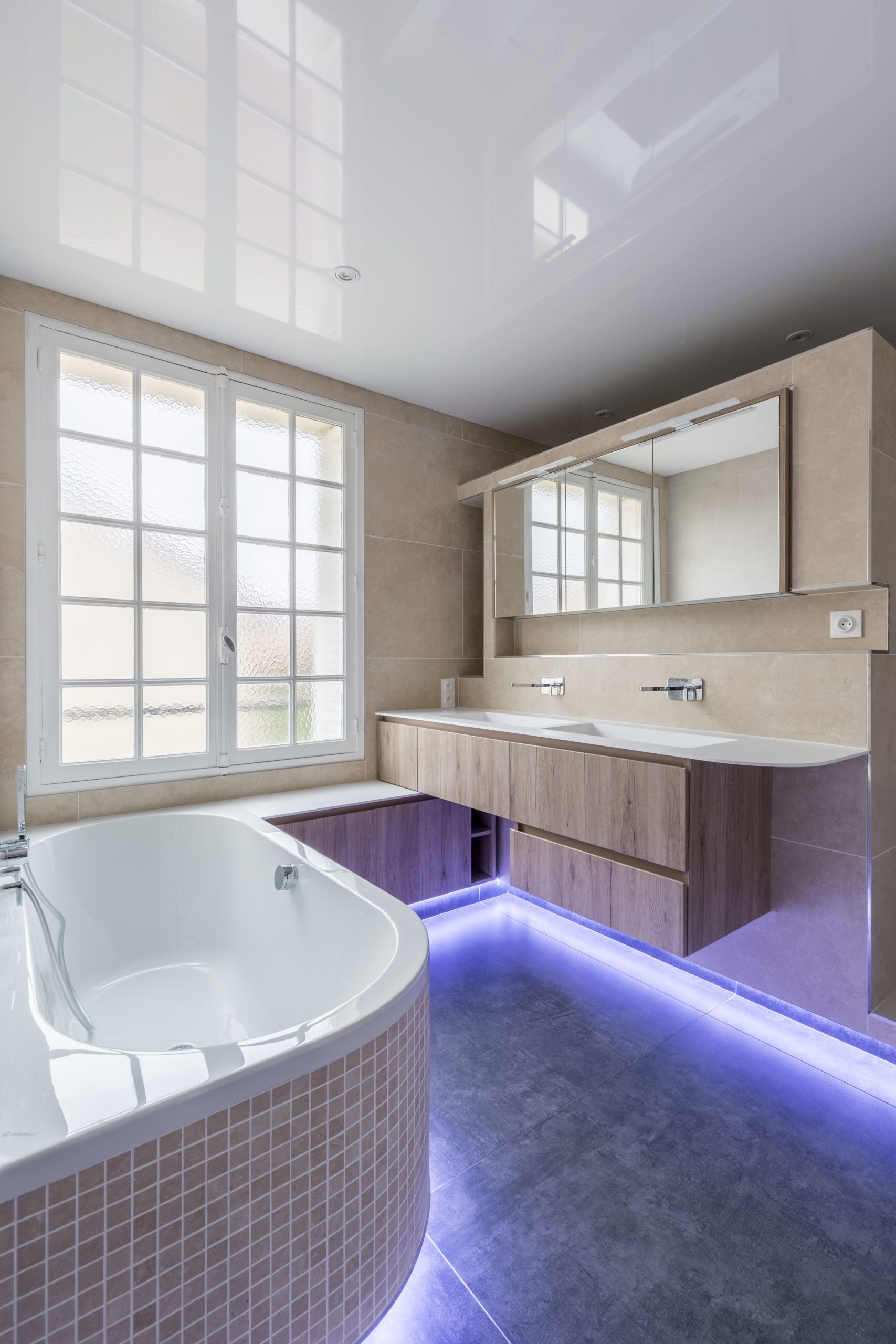Les astuces pour une salle de bain tendance à Paris 75004 découvrez les dernières tendances pour une salle de bain moderne à paris 75004. inspirez-vous de nos idées design pour transformer votre espace avec style et élégance.