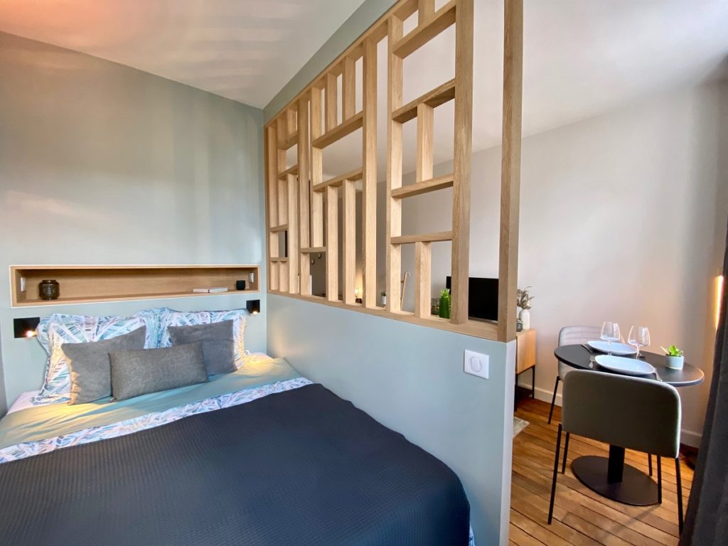 Aménager un studio à Paris 75004 : rénovation efficace découvrez ce studio confortable à louer au cœur de paris 75004, idéalement situé près des commerces, transports et sites emblématiques. parfait pour étudiants ou jeunes actifs recherchant praticité et charme parisien.