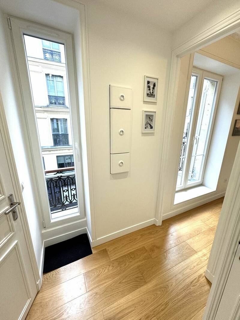 Aménagement intérieur pratique pour les professionnels à Paris 4ᵉ optimisez vos espaces professionnels à paris 4ᵉ grâce à un aménagement intérieur sur-mesure : conseils, expertise et réalisations adaptées à vos besoins. offrez à votre entreprise un cadre fonctionnel et élégant.