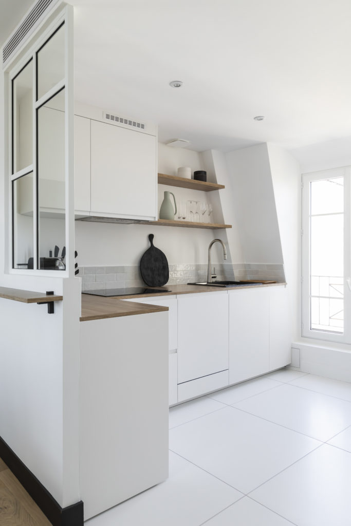 d&eacute;couvrez des cuisines minimalistes &agrave; paris : inspirations d&eacute;co &eacute;pur&eacute;es, am&eacute;nagements fonctionnels et astuces pour un int&eacute;rieur moderne alliant &eacute;l&eacute;gance et simplicit&eacute;.