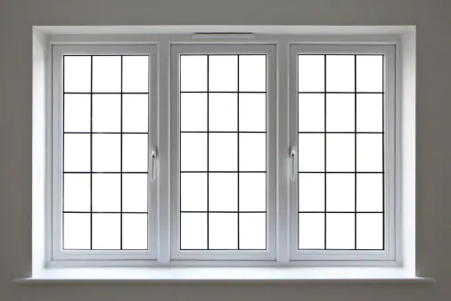 d&eacute;couvrez comment les fen&ecirc;tres double vitrage pour anciens b&acirc;timents allient isolation thermique, confort et respect de l