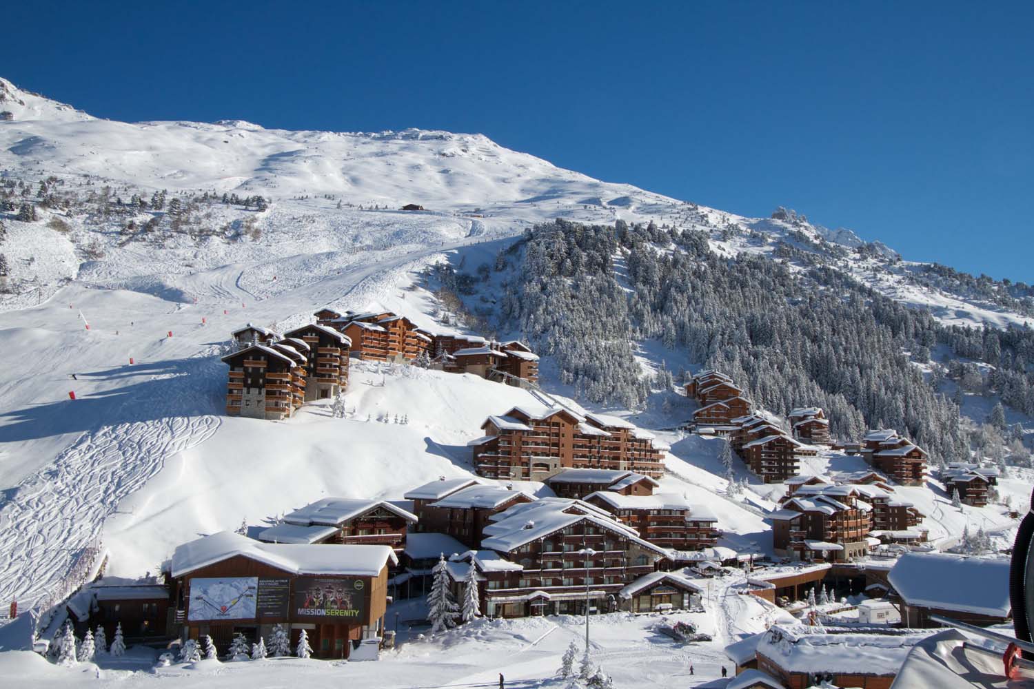 Investir dans un chalet ou un appartement en station de ski : une décision financière judicieuse ? découvrez comment investir en station de ski, profitez du dynamisme touristique des montagnes, optimisez la rentabilité de votre placement immobilier et bénéficiez d’avantages fiscaux attractifs.