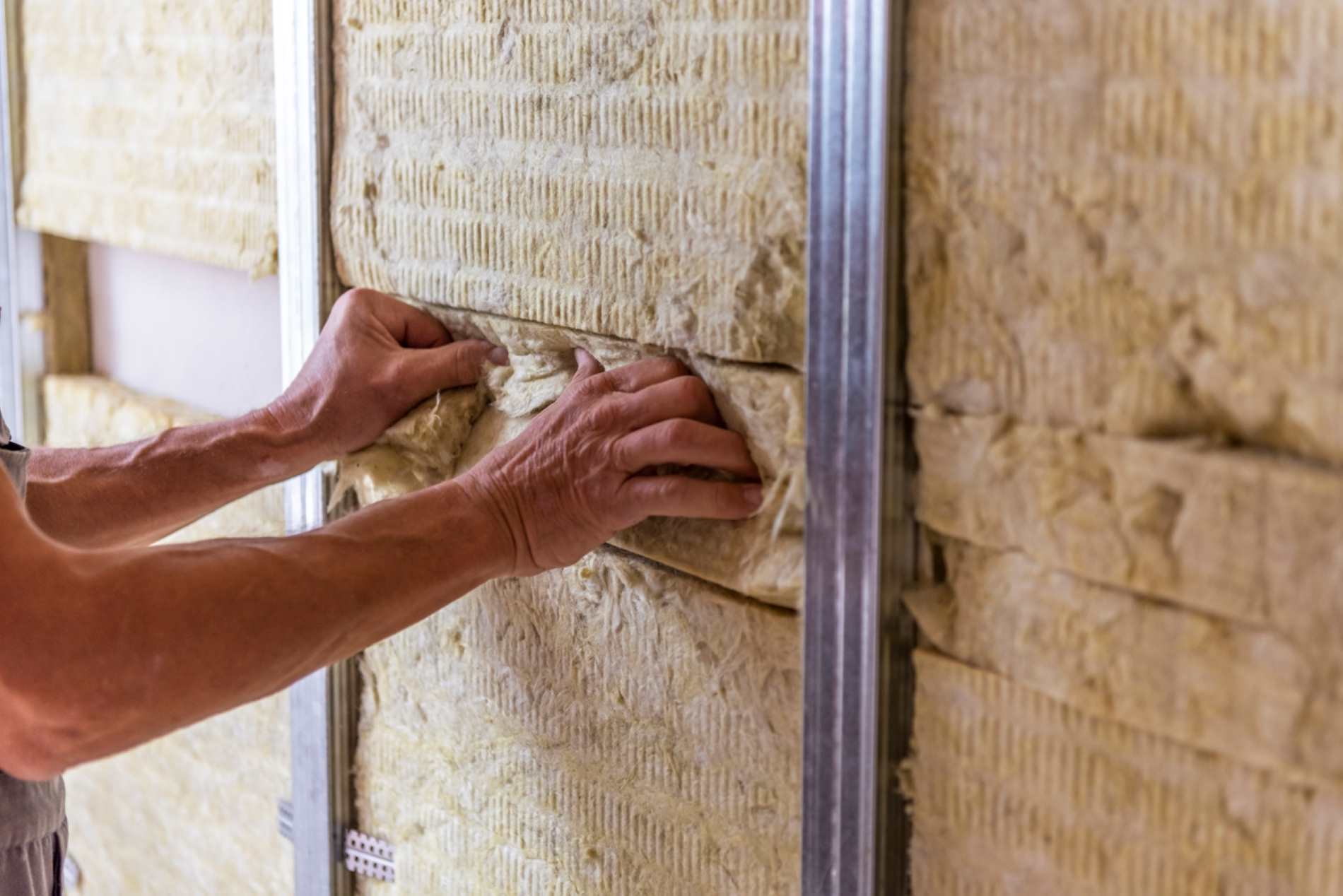 Quelles solutions pour une isolation efficace sans perdre de surface ? découvrez comment une isolation efficace peut améliorer le confort de votre maison, réduire vos factures d’énergie et protéger l’environnement. conseils, astuces et solutions d’isolation pour tous types de logements.