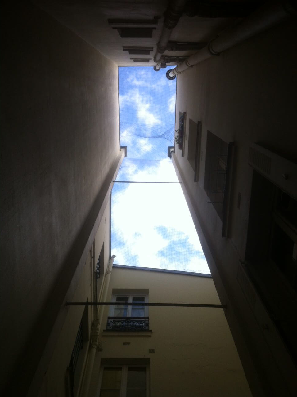 Utiliser la lumière naturelle dans la rénovation à Paris 4 découvrez comment maximiser la lumière naturelle dans votre projet de rénovation à paris. conseils, astuces et solutions pour un intérieur lumineux, moderne et confortable.