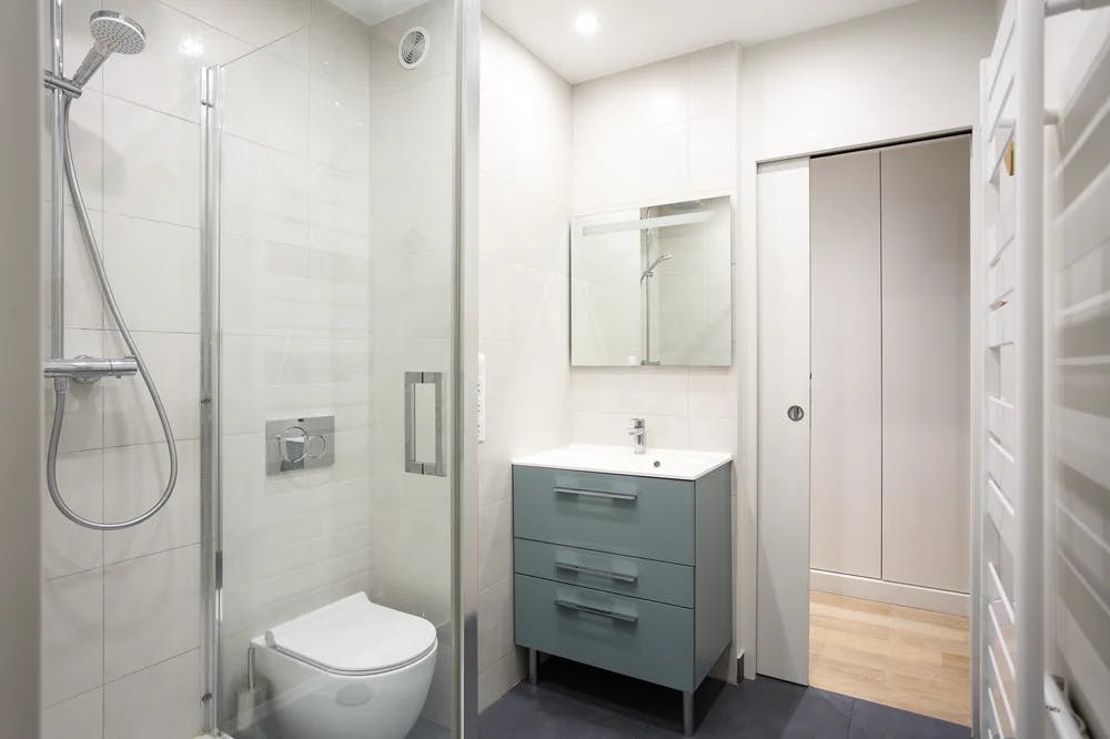 Le prix de la rénovation de salle de bain dans le 75004 découvrez le prix d’une rénovation de salle de bain dans le 75004 : conseils, devis, et astuces pour estimer au mieux votre budget selon vos besoins.