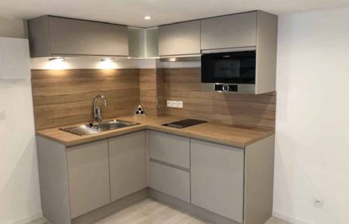 découvrez nos conseils et astuces pour refaire votre cuisine à moindre coût. idées de rénovation économique, matériaux abordables et solutions pour moderniser votre espace sans vous ruiner.