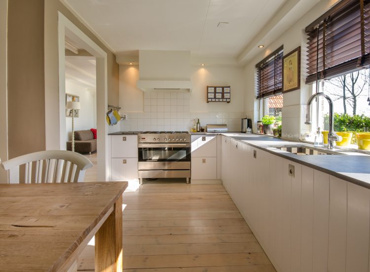 Rénovation cuisine à Paris : offrez-vous une transformation sur-mesure dès aujourd’hui avec un professionnel disponible transformez votre espace avec notre service de rénovation cuisine sur-mesure à paris. design personnalisé, matériaux de qualité et accompagnement expert pour une cuisine unique, moderne et fonctionnelle.